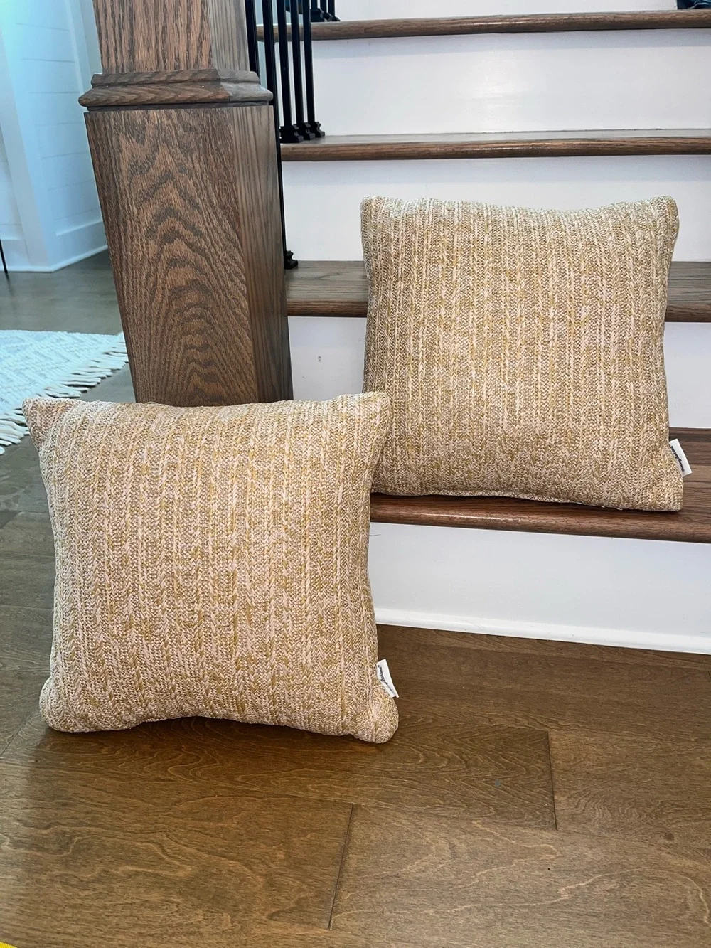 Tommy Bahama: Pair of 16” X 16” Accent Pillows: Classic Style & Colors: Nice!